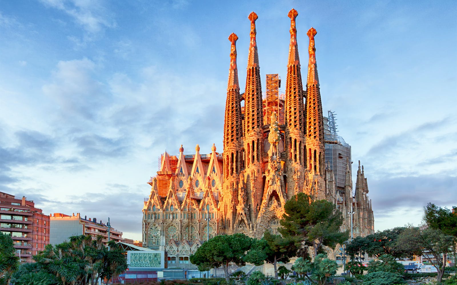 Visit La Sagrada Familia