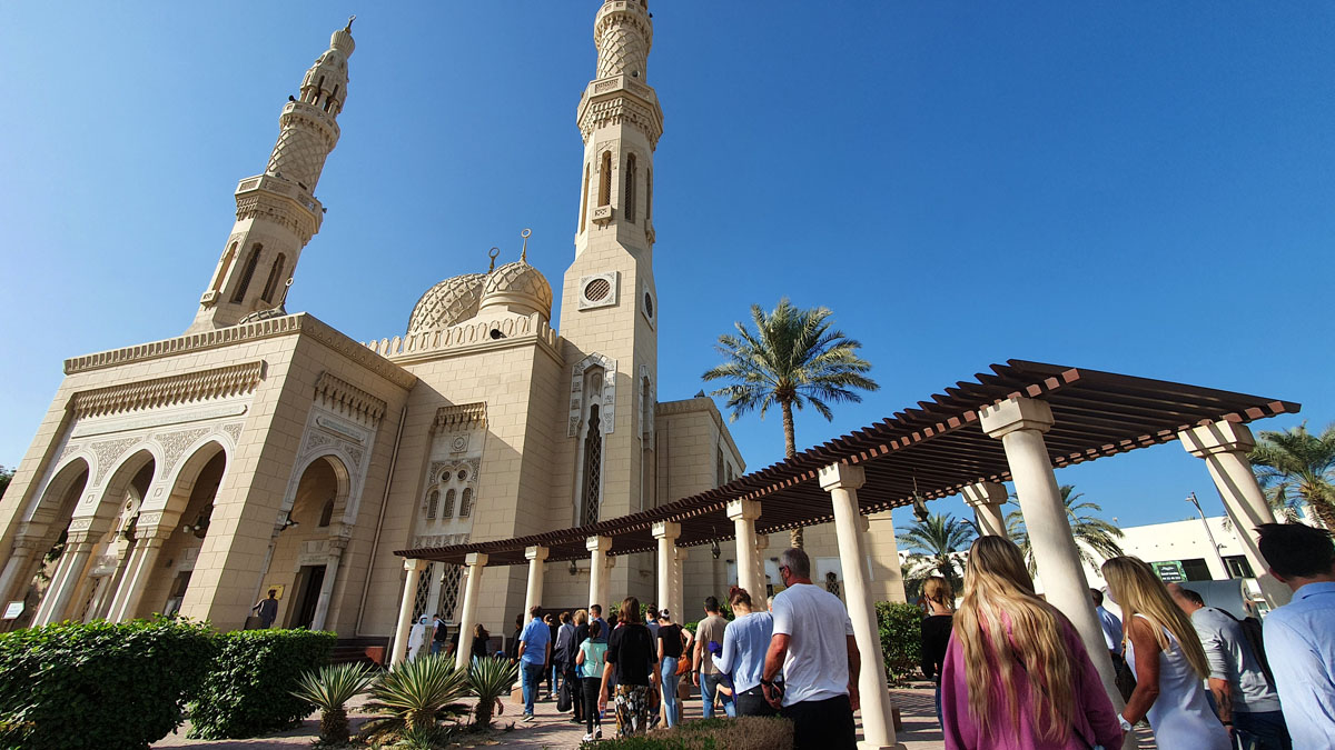 Immerse yourself in the culture at the Sheikh Mohammed Centre