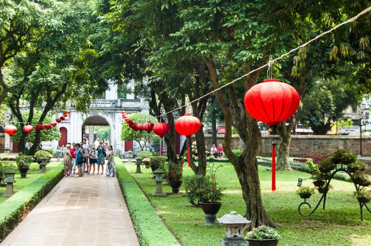 Wander through the Botanical Gardens